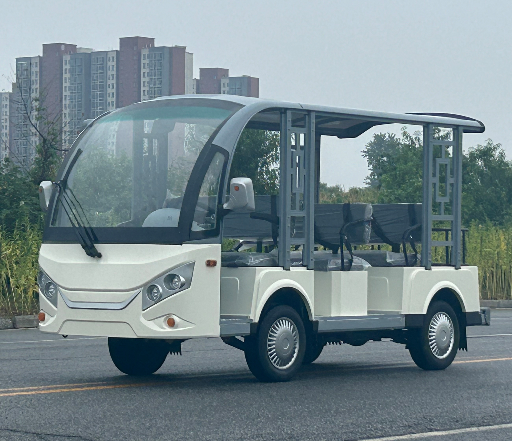 8-seater three-row forward + rear storage box | BAK EV