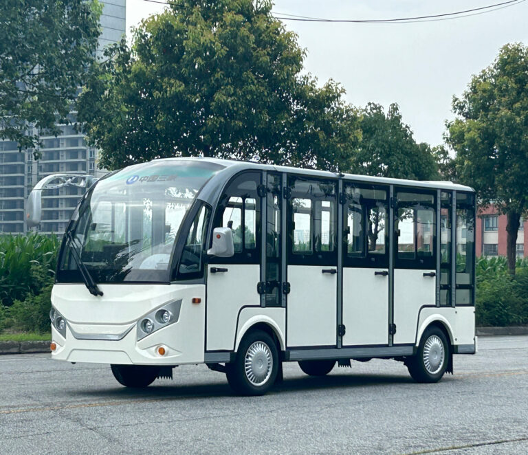 https://www.bak-ev.com/wp-content/uploads/2025/03/Front-and-side-view-of-11-seater-enclosed-sightseeing-car.jpg
