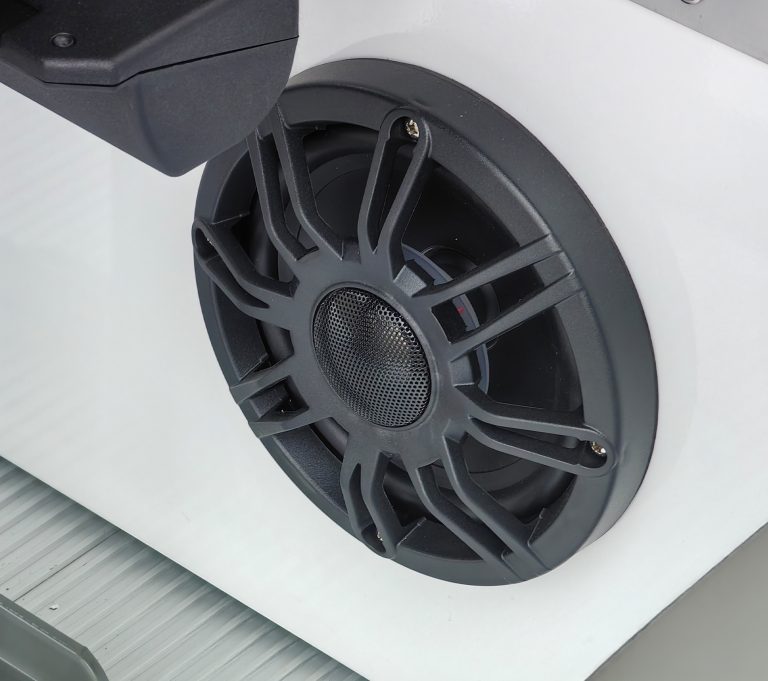 https://www.bak-ev.com/wp-content/uploads/2025/08/Electric-Medical-Vehicle-Detail-View-Sound-system.jpg